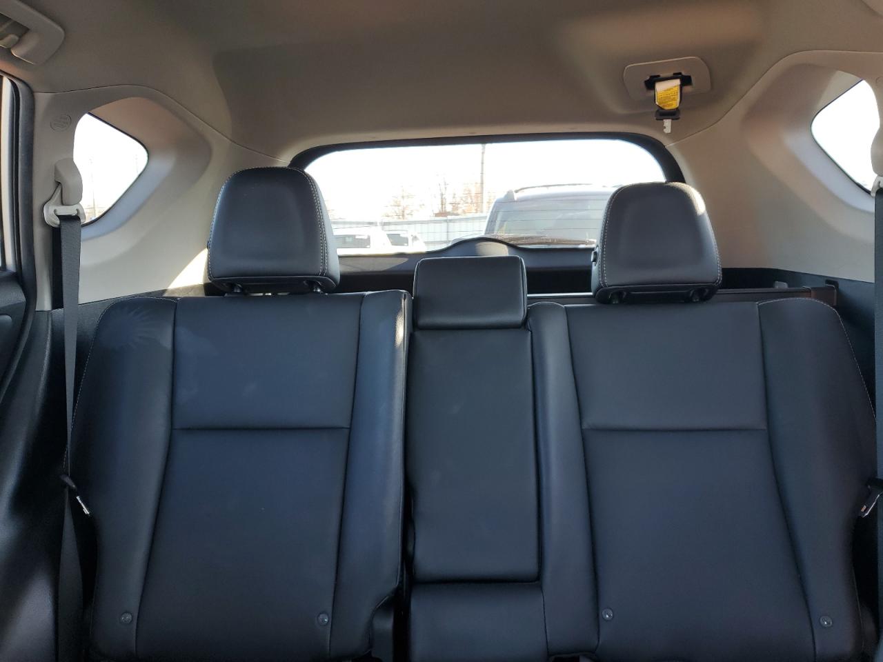2015 Toyota RAV 4 - Image 10