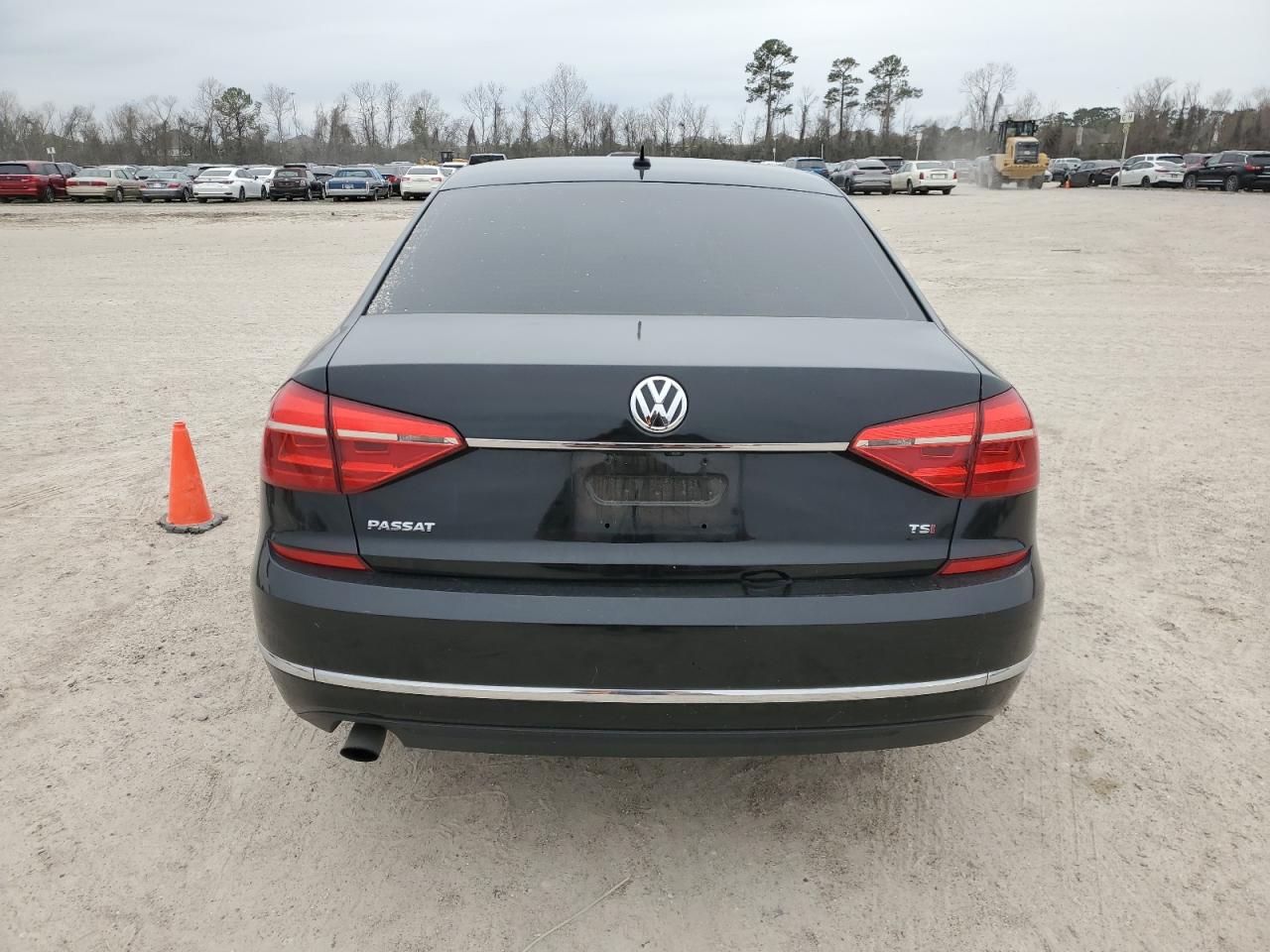 2016 Volkswagen Passat - Image 6