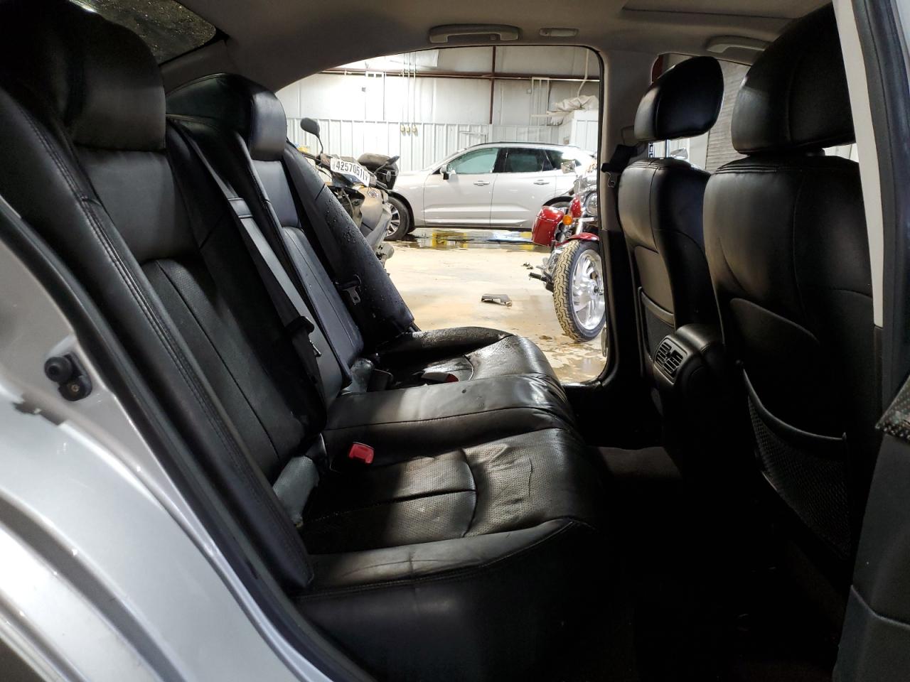2011 Infiniti G - Image 10