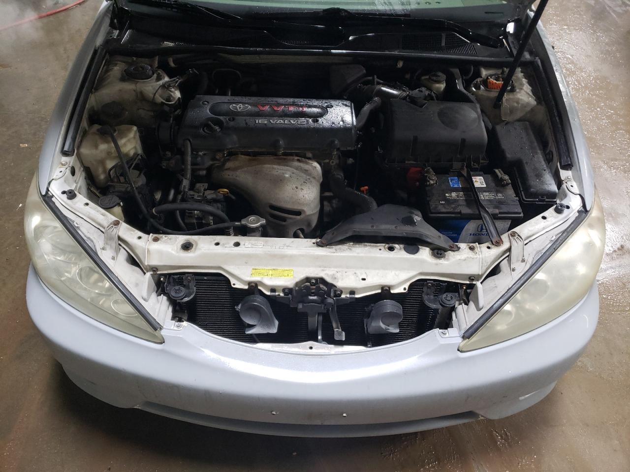 2005 Toyota Camry - Image 11