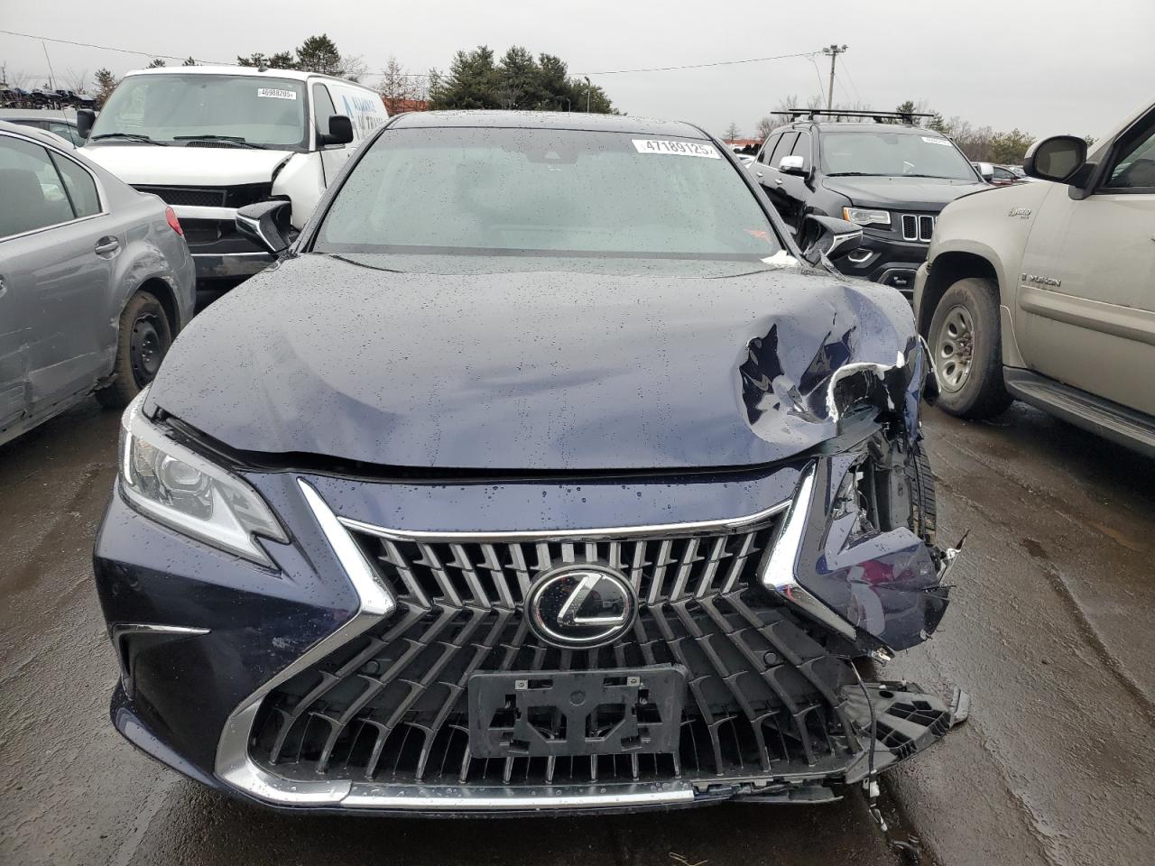 2022 Lexus ES - Image 5