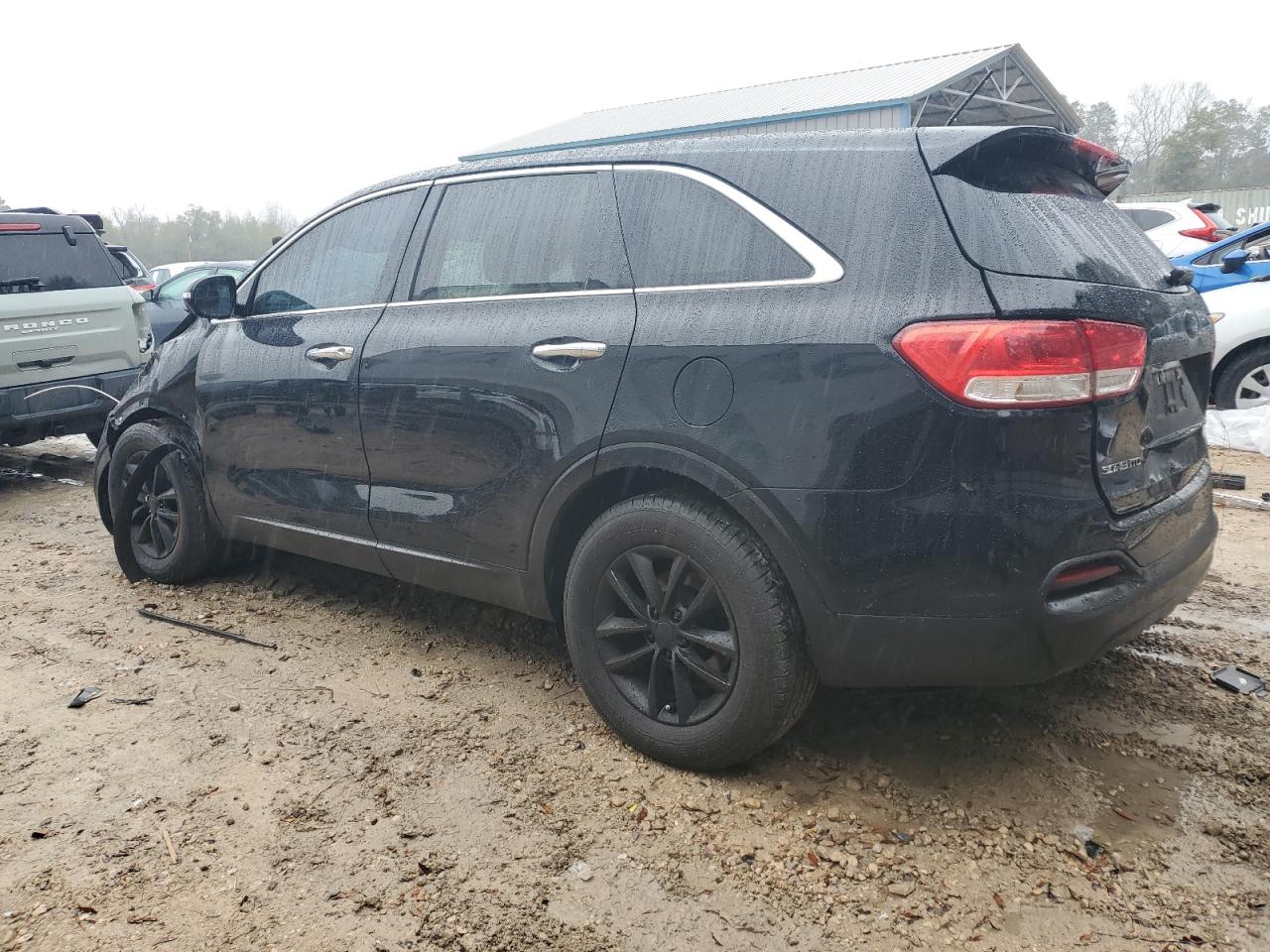 2017 Kia Sorento - Image 2