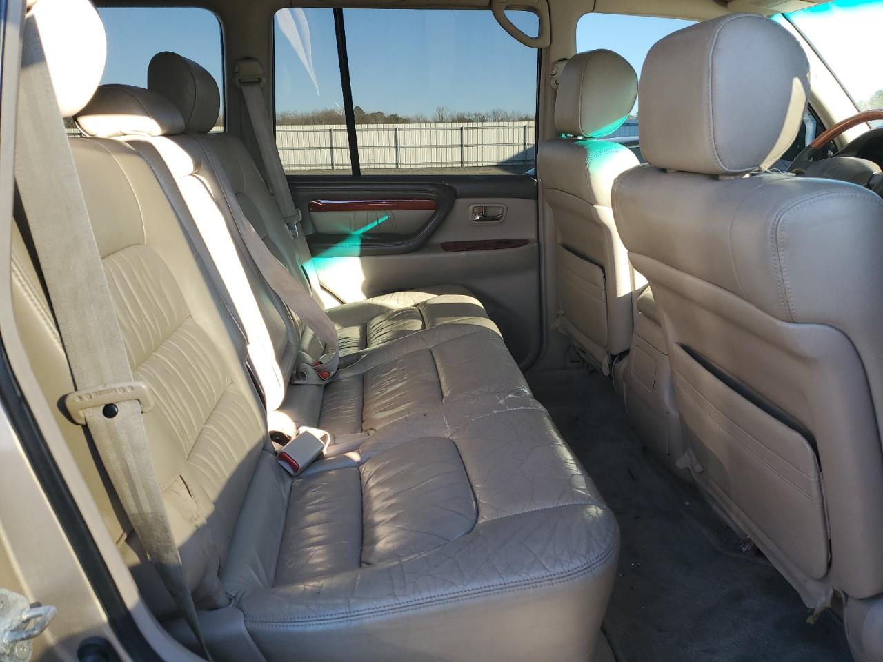 2000 Lexus LX - Image 11