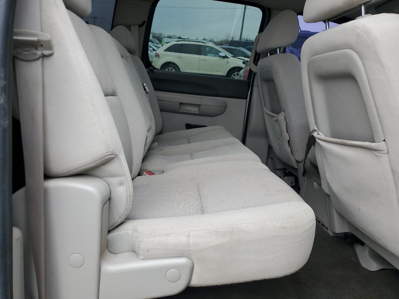 2009 Chevrolet Silverado - Image 10