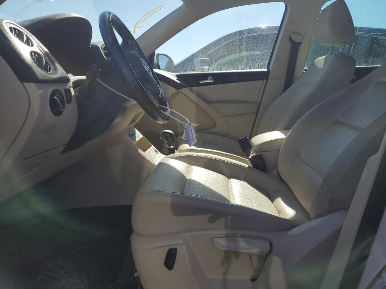 2015 Volkswagen Tiguan - Image 7