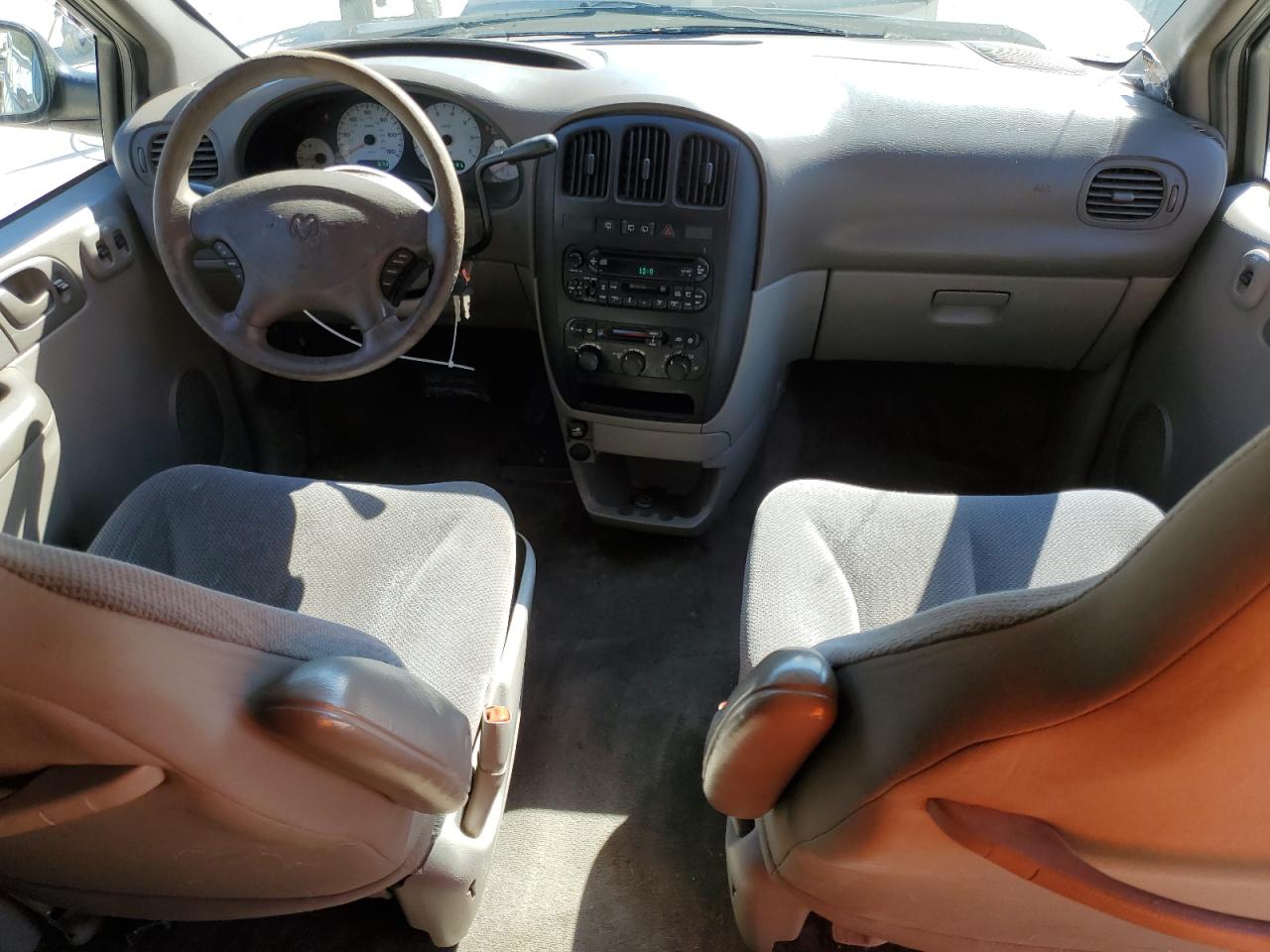 2003 Dodge Caravan - Image 8