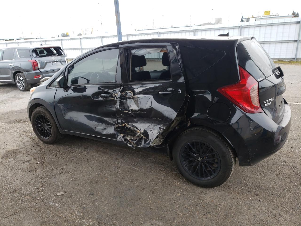 2016 Nissan Versa - Image 2
