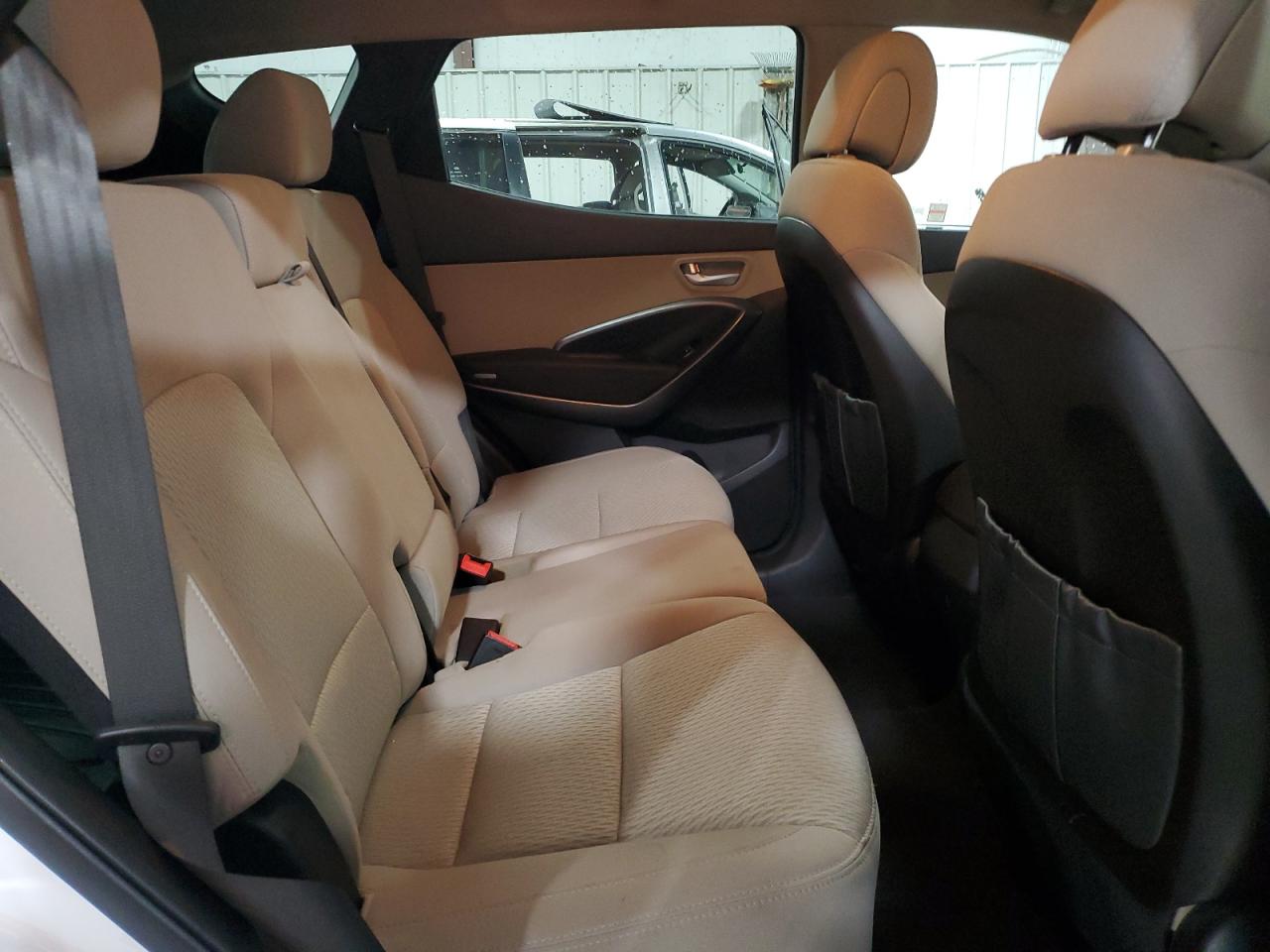 2017 Hyundai Santa Fe - Image 11