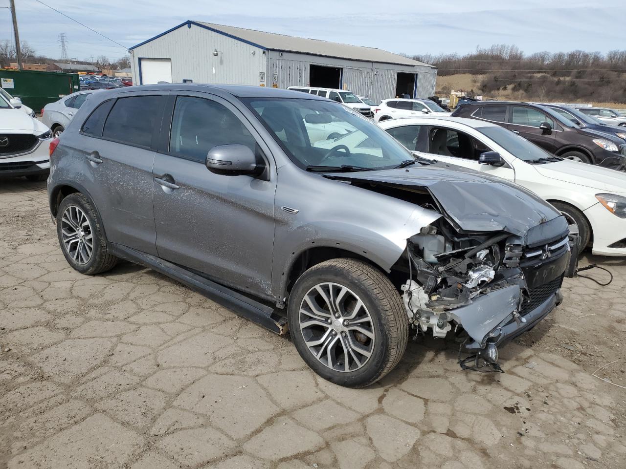2018 Mitsubishi Outlander - Image 4