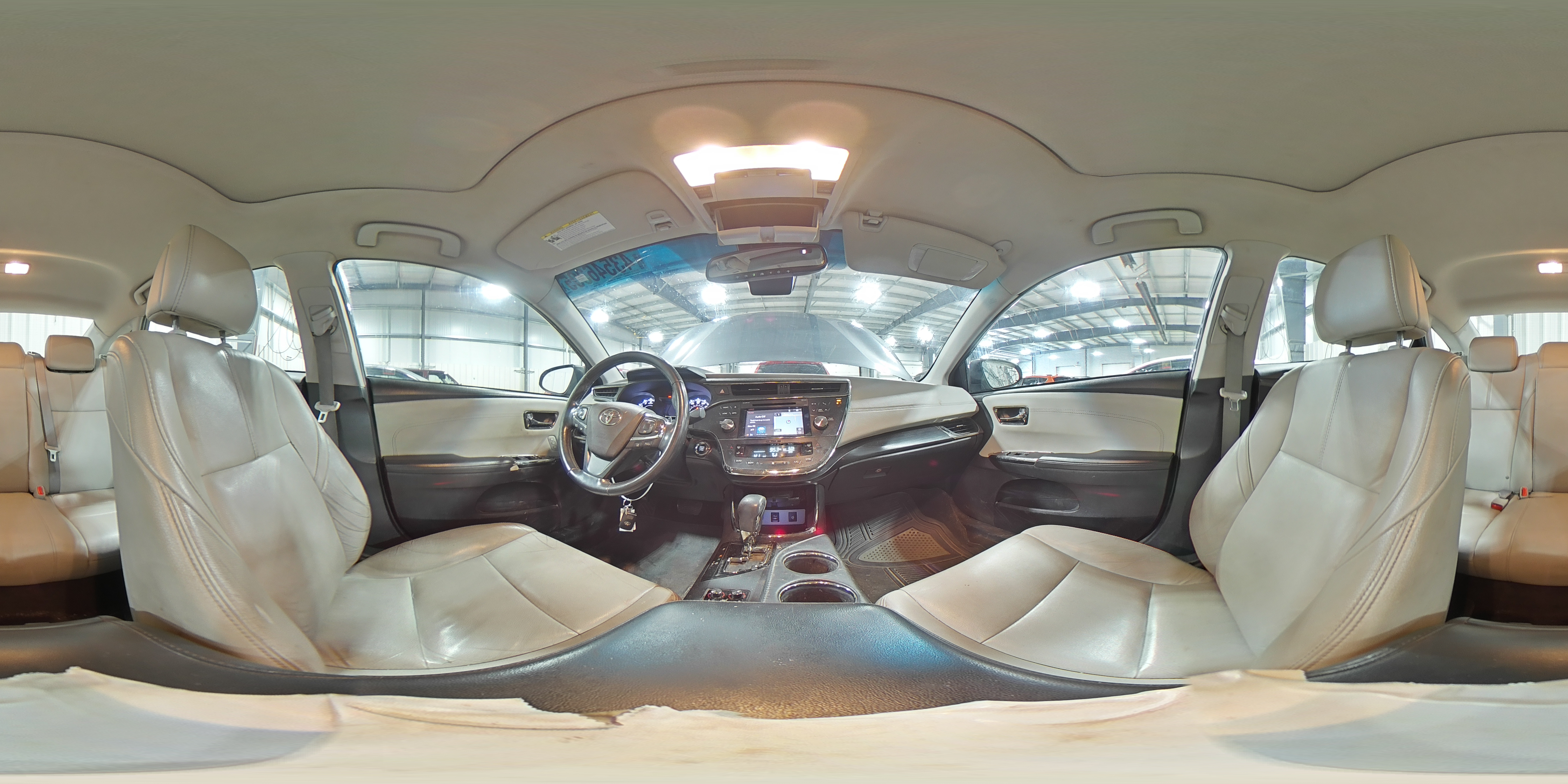 2017 Toyota Avalon - Image 14