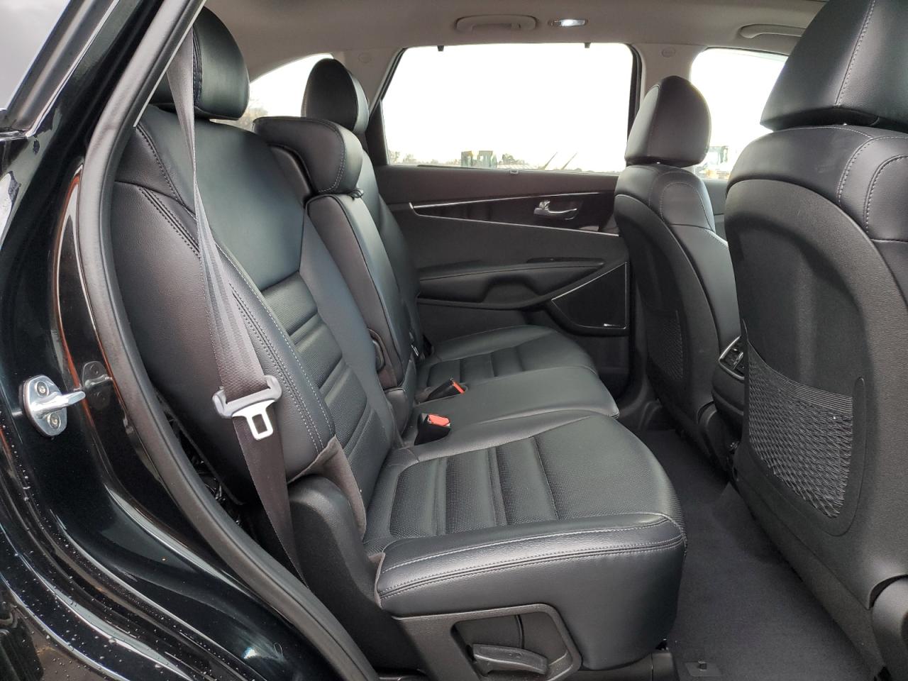 2019 Kia Sorento - Image 11