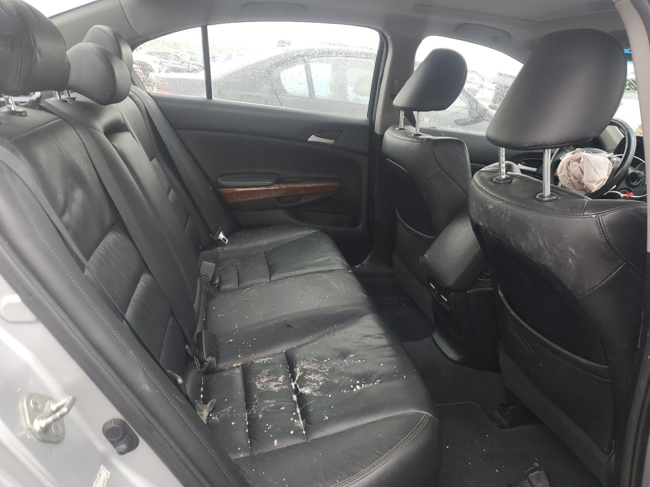 2012 Honda Accord - Image 11