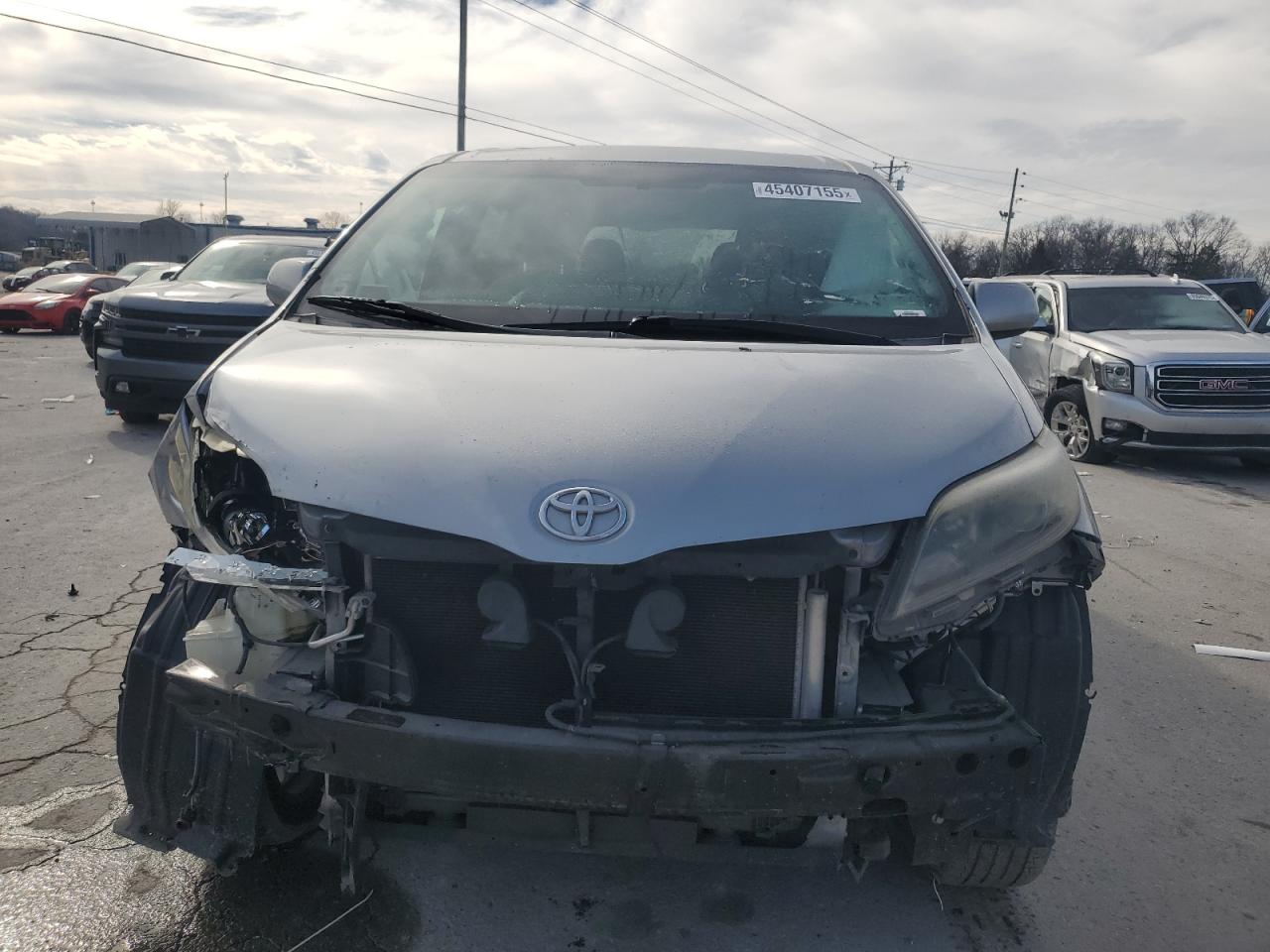 2017 Toyota Sienna - Image 5