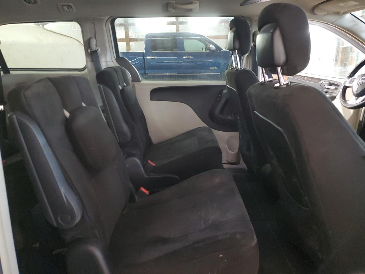 2012 Dodge Caravan - Image 11