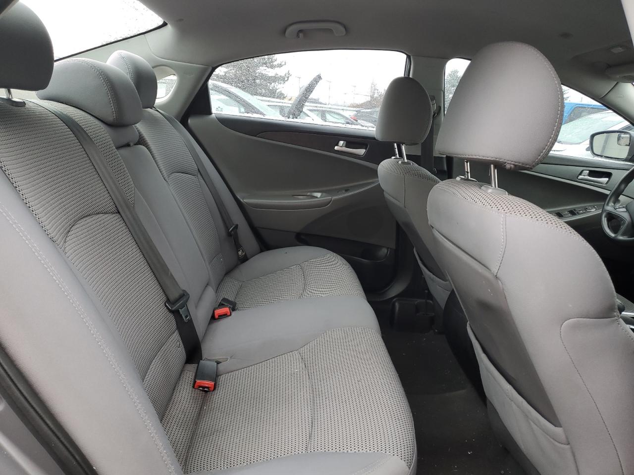 2011 Hyundai Sonata - Image 10