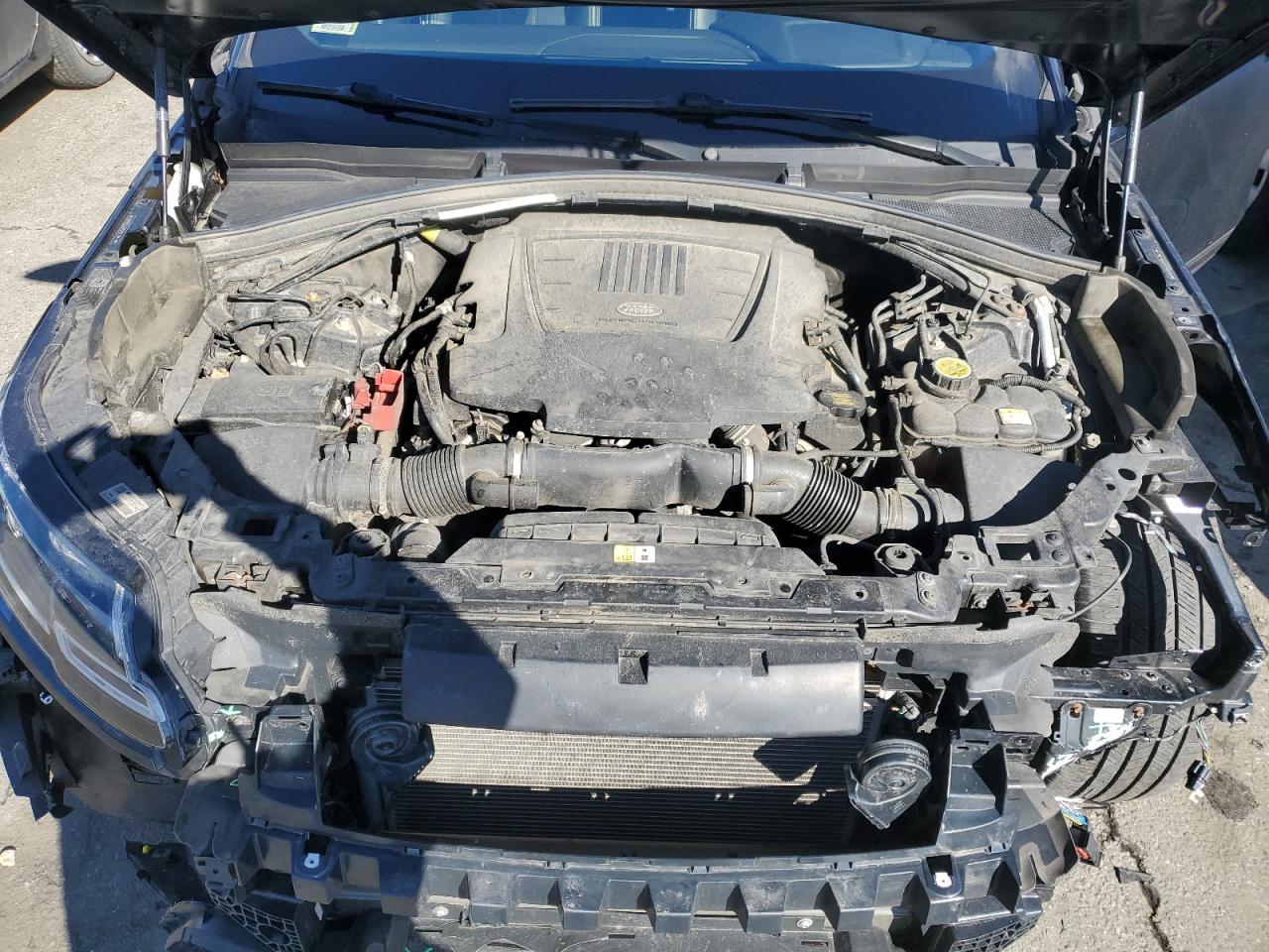 2018 Land Rover Range Rover - Image 12