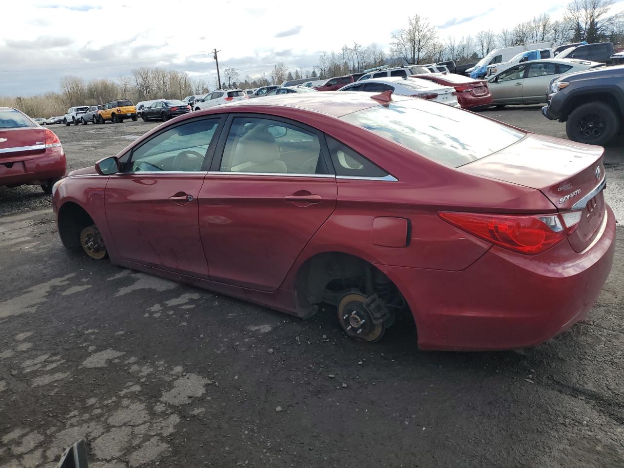 2013 Hyundai Sonata - Image 2