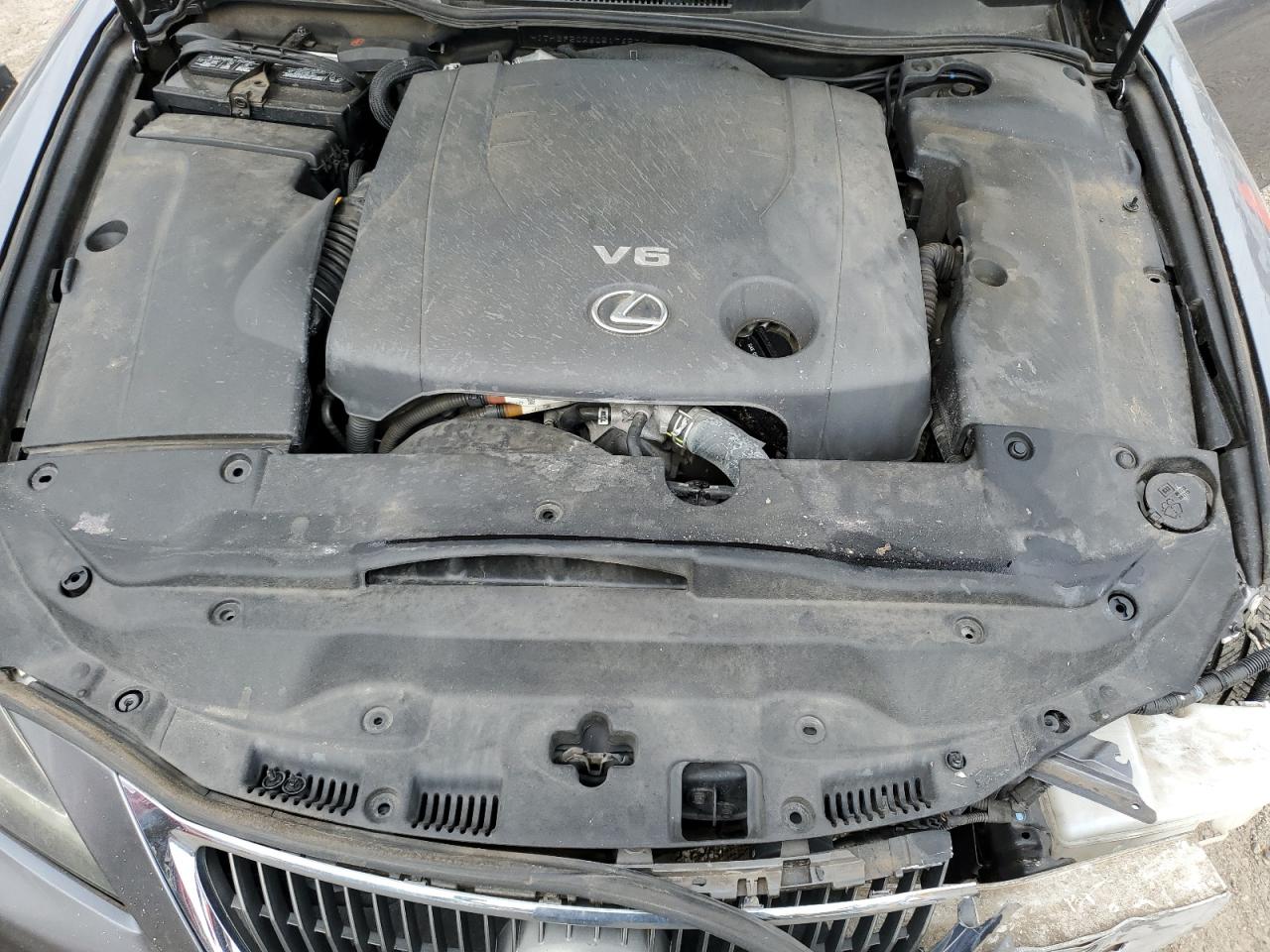 2012 Lexus IS - Image 13