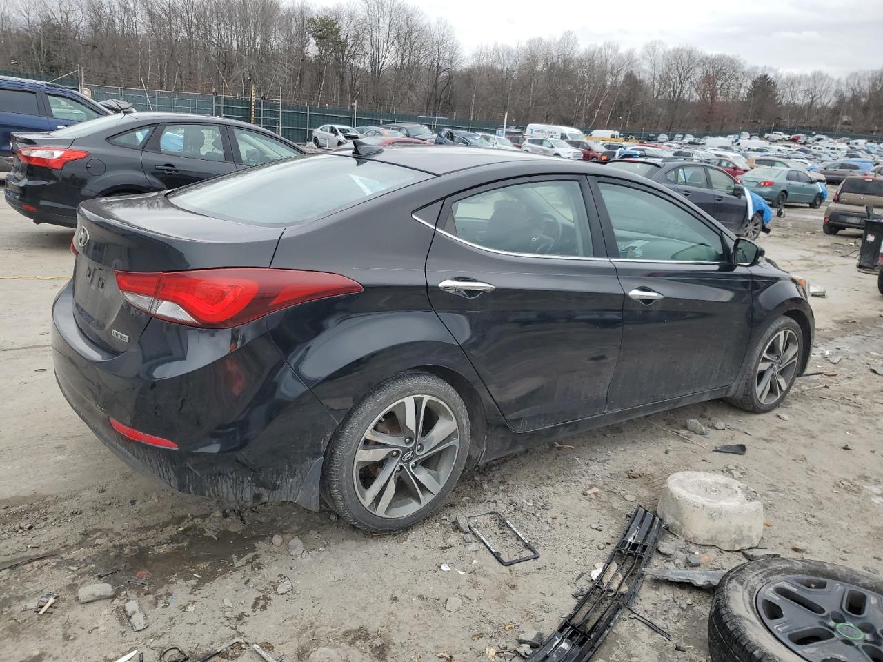 2015 Hyundai Elantra - Image 3