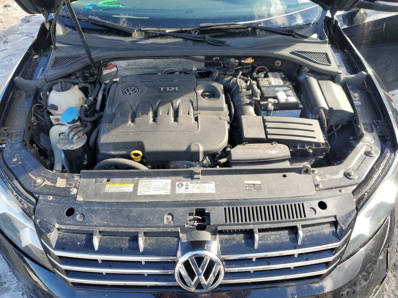 2015 Volkswagen Passat - Image 11