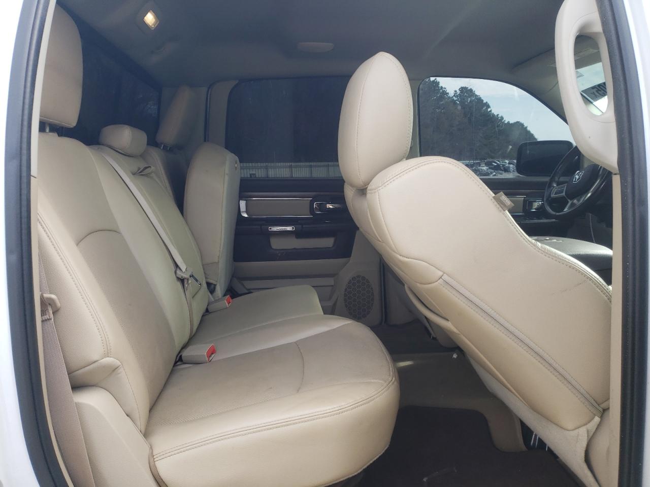 2015 RAM 1500 - Image 10
