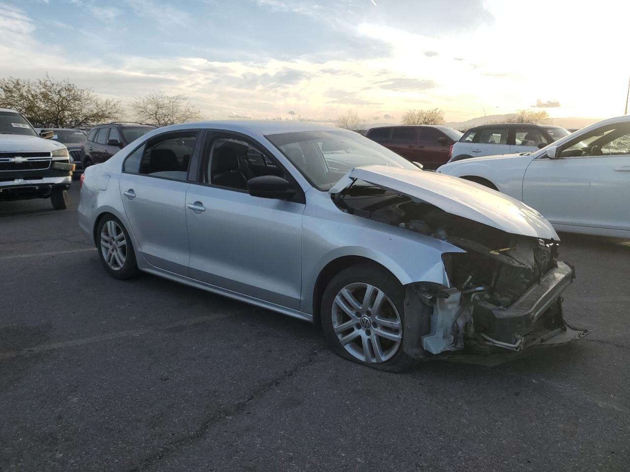 2015 Volkswagen Jetta - Image 4