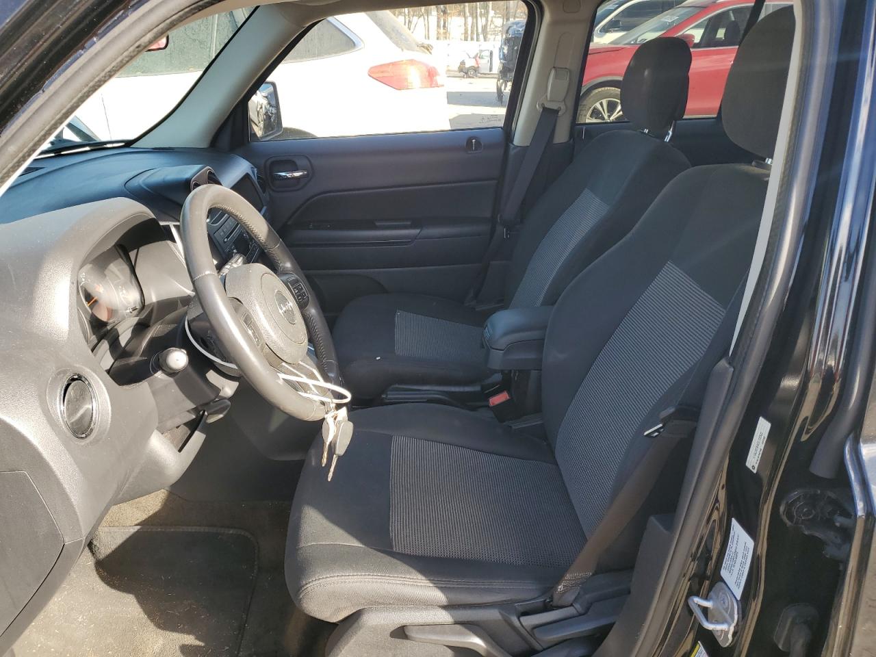 2014 Jeep Liberty (Patriot) - Image 7