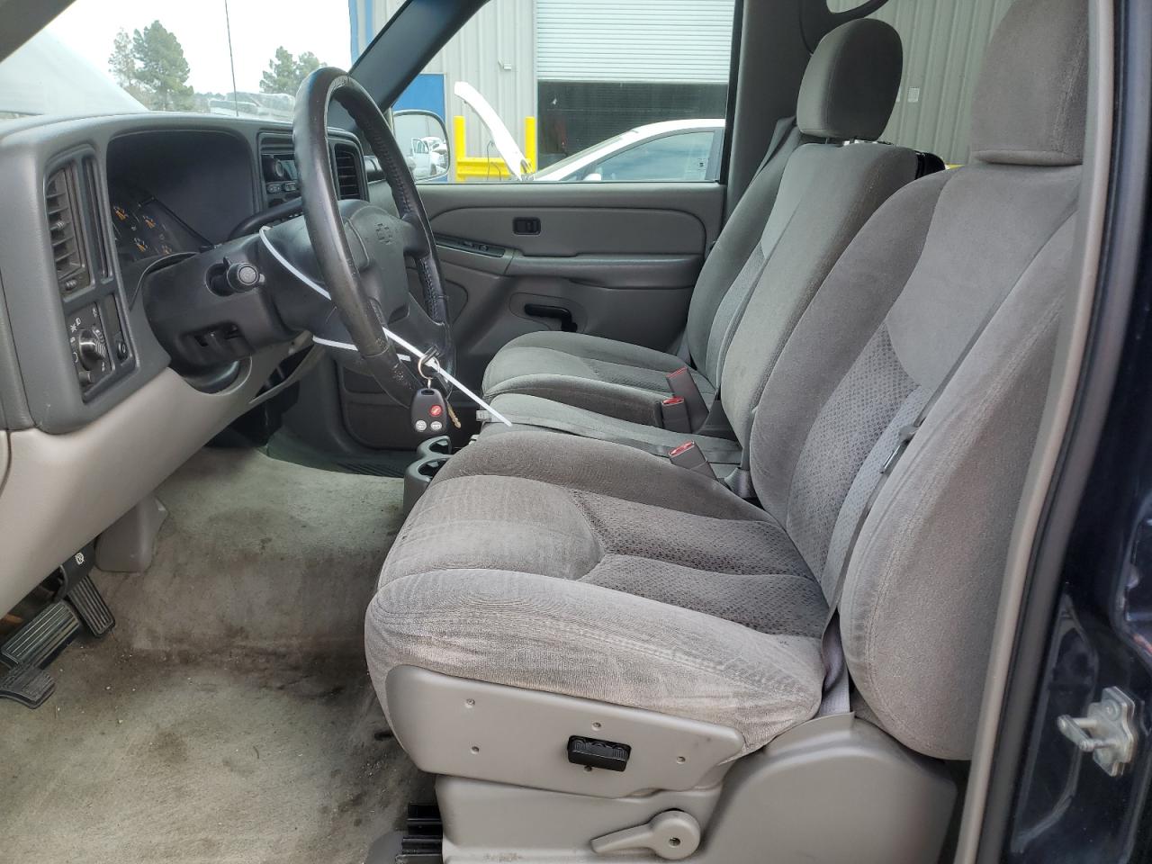 2004 Chevrolet Suburban - Image 7