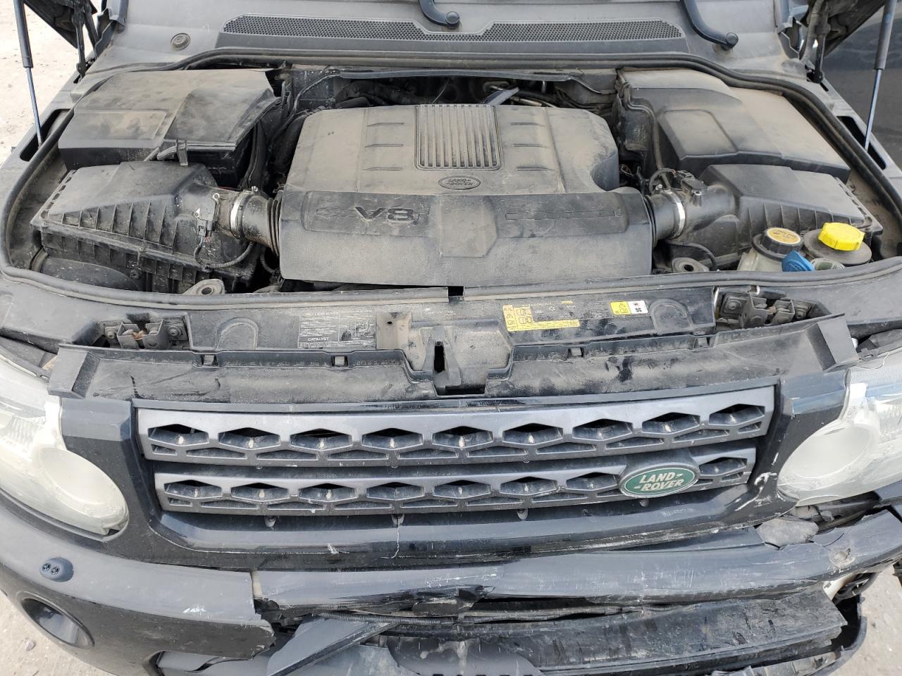 2012 Land Rover LR4 - Image 13
