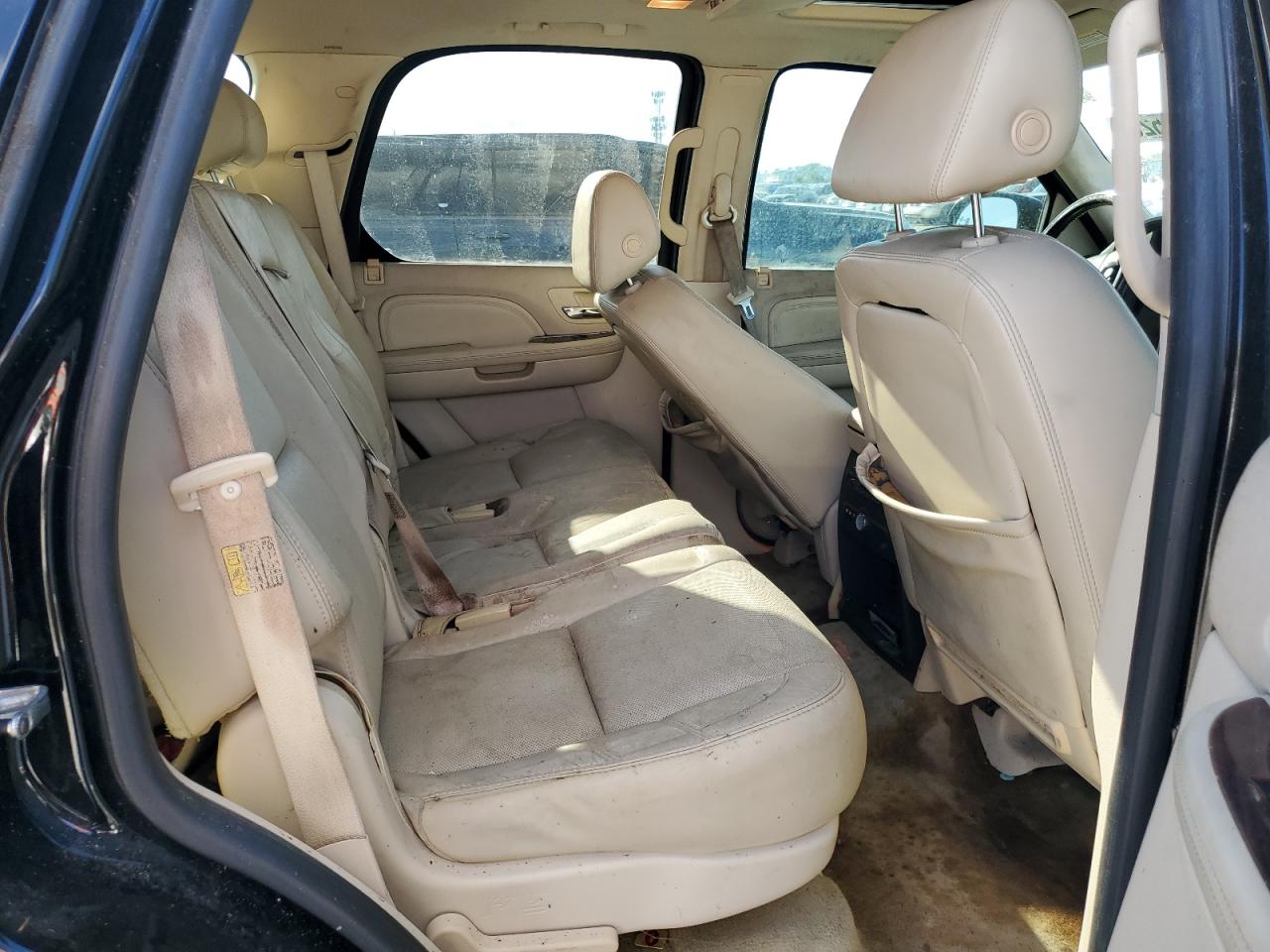 2007 Cadillac Escalade - Image 11