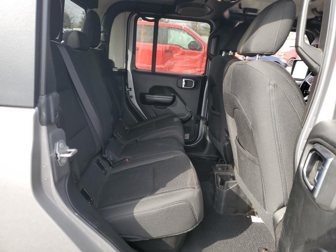 2020 Jeep Gladiator - Image 11