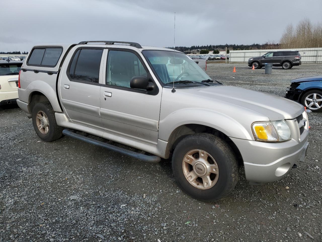 2004 Ford Explorer - Image 4
