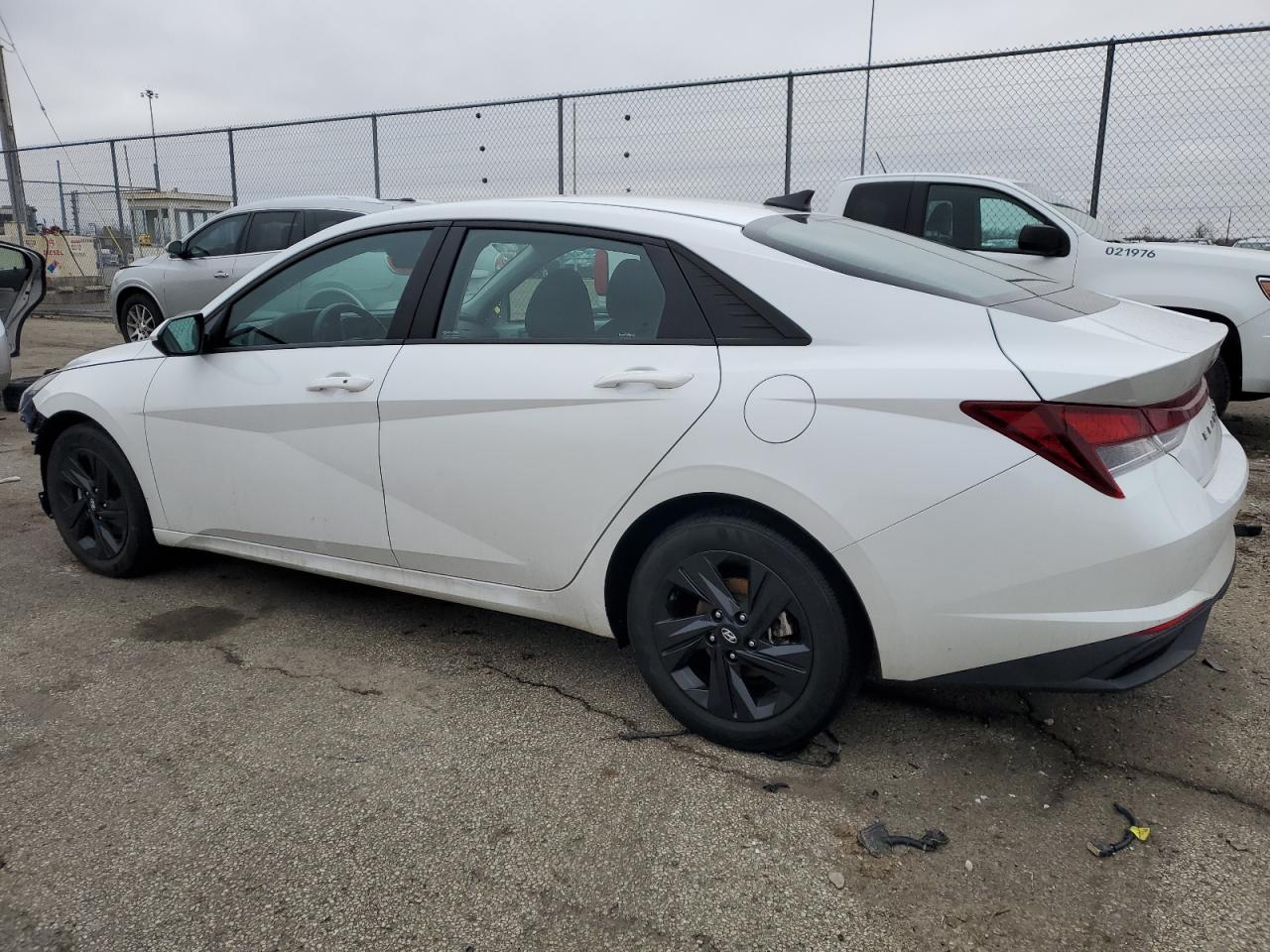 2022 Hyundai Elantra - Image 2