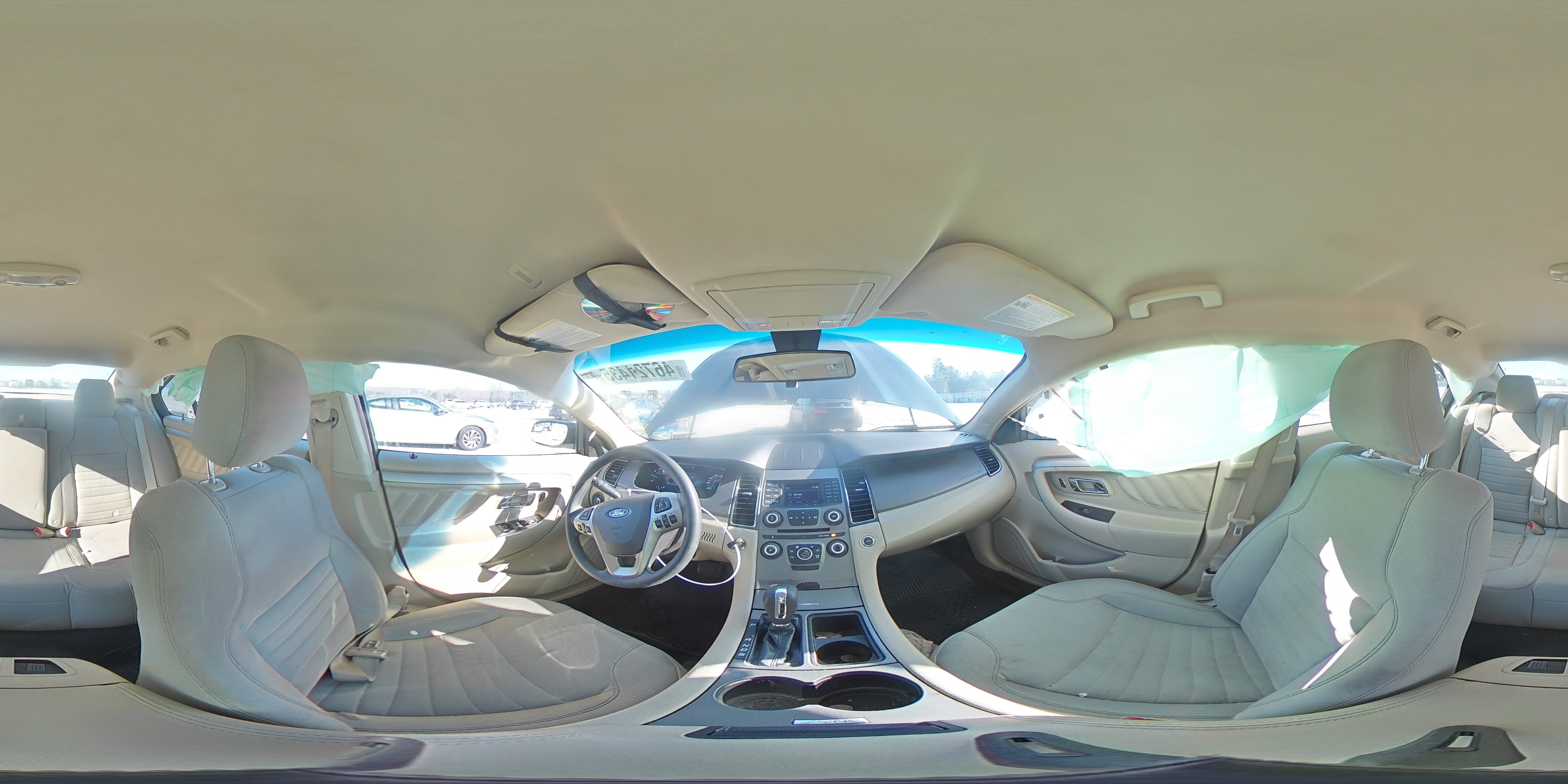 2018 Ford Taurus - Image 13