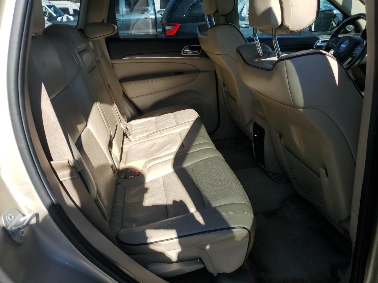 2014 Jeep Grand Cherokee - Image 11
