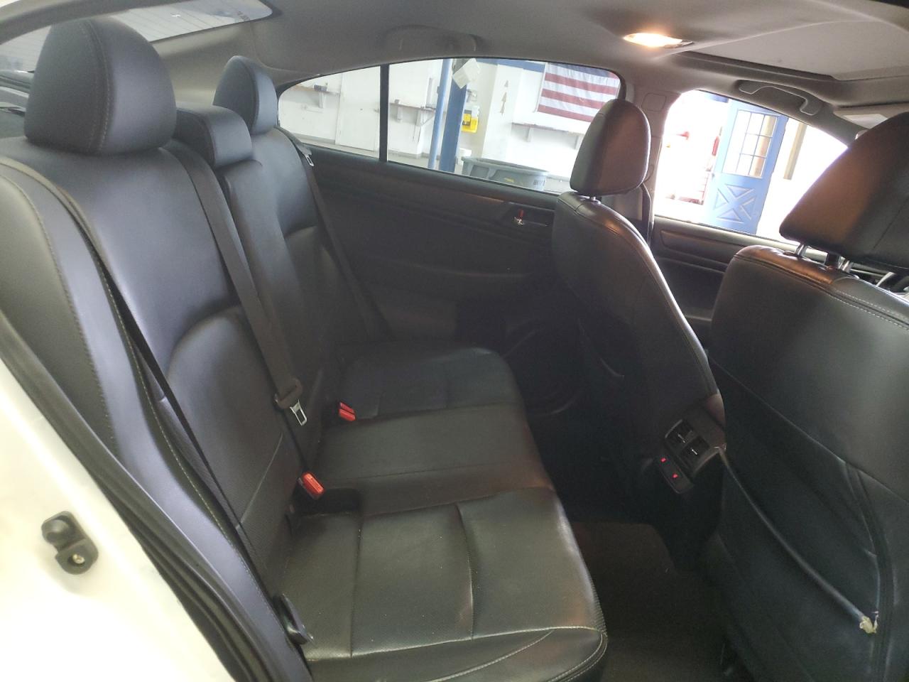 2016 Subaru Legacy - Image 10