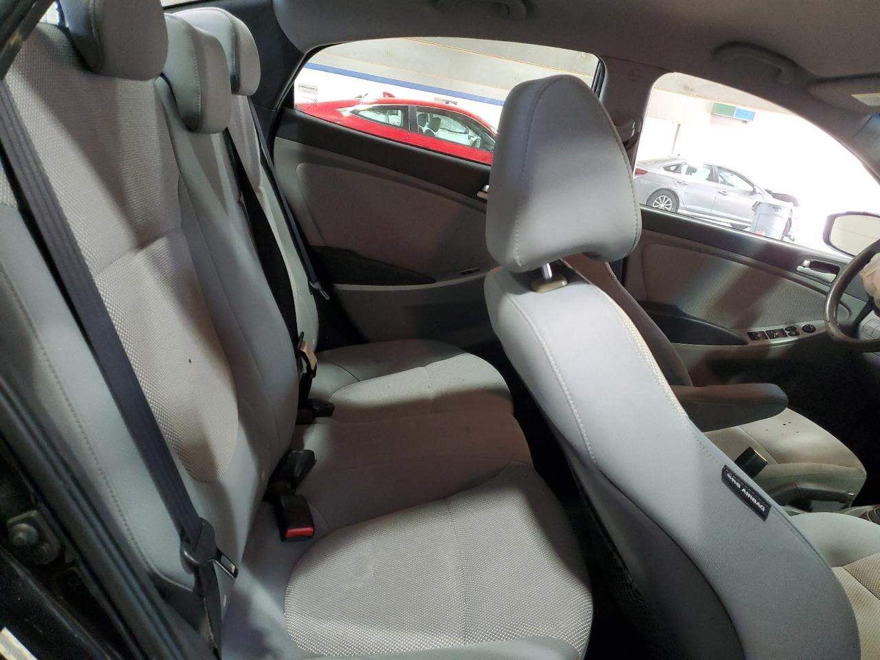 2013 Hyundai Accent - Image 10