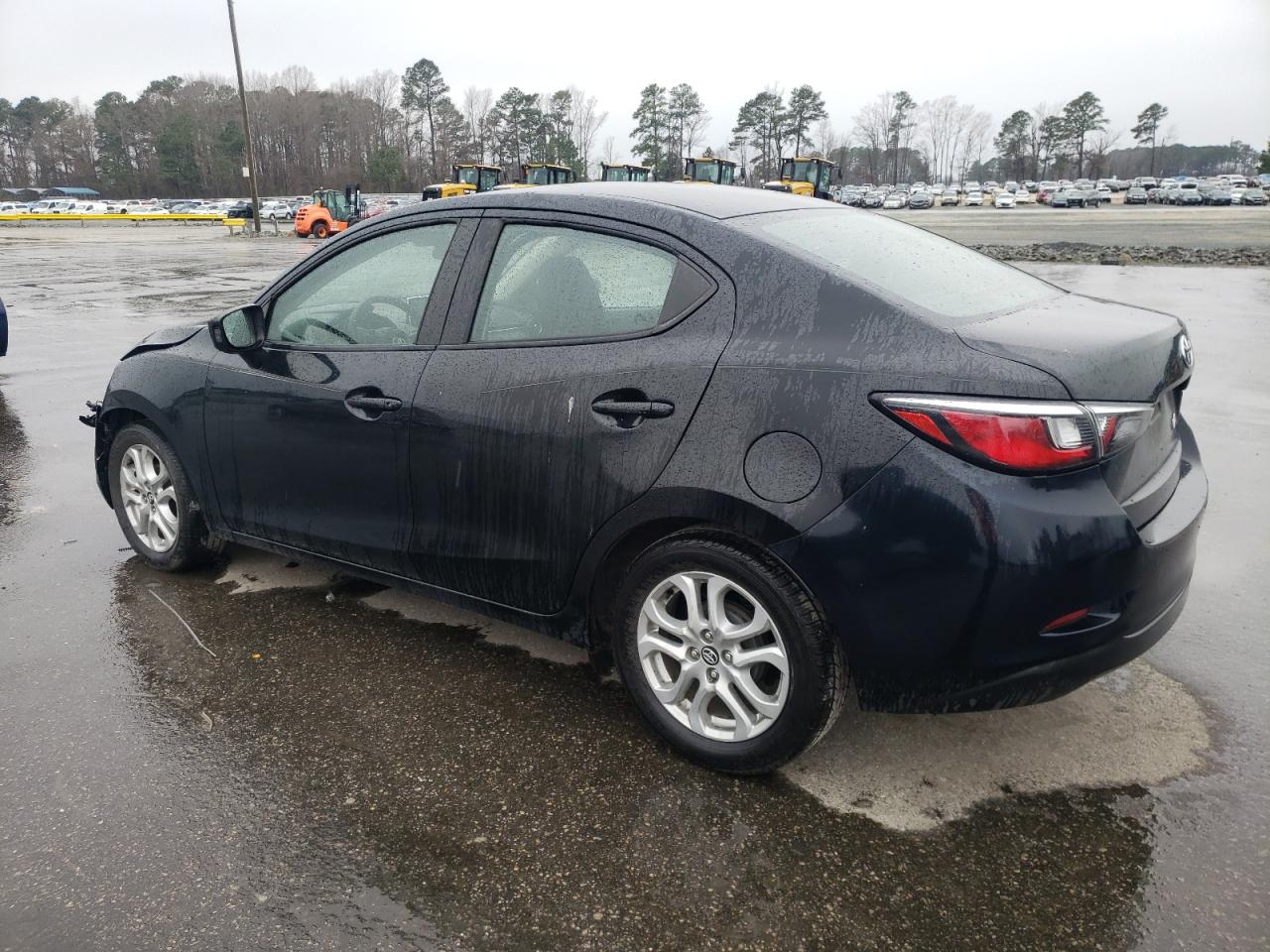 2017 Toyota Yaris - Image 2