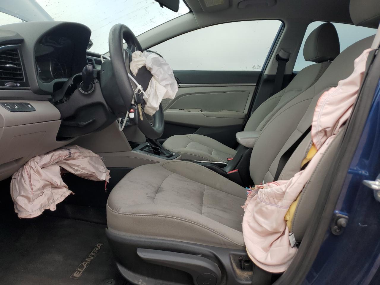 2018 Hyundai Elantra - Image 7