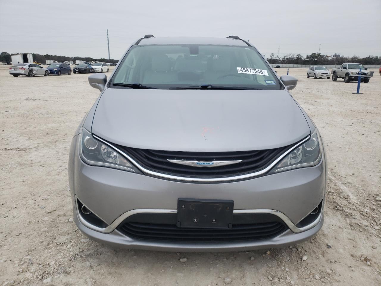2018 Chrysler Pacifica - Image 5