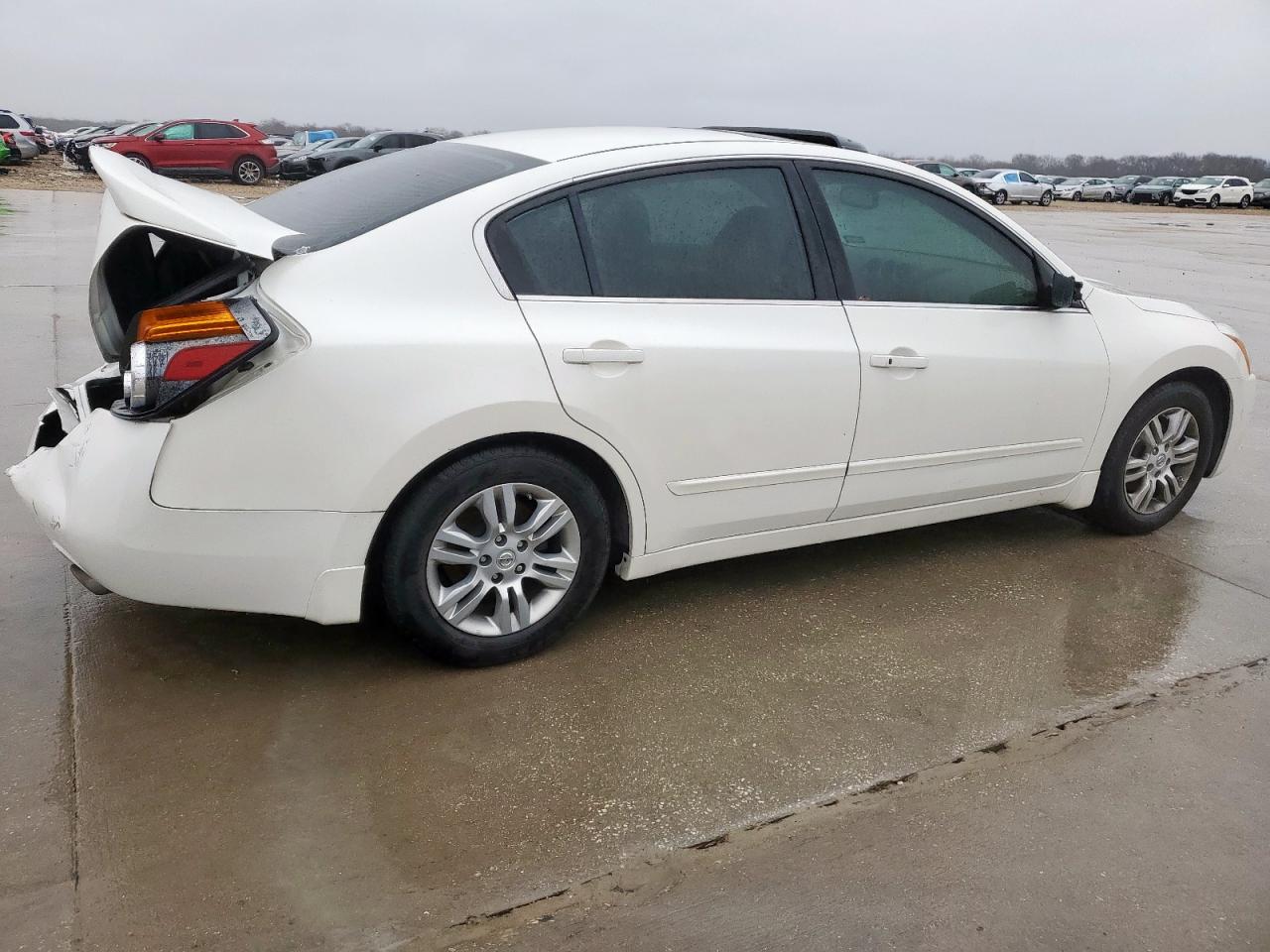 2010 Nissan Altima - Image 3