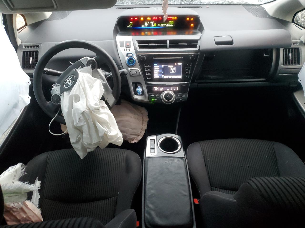 2017 Toyota Prius - Image 8