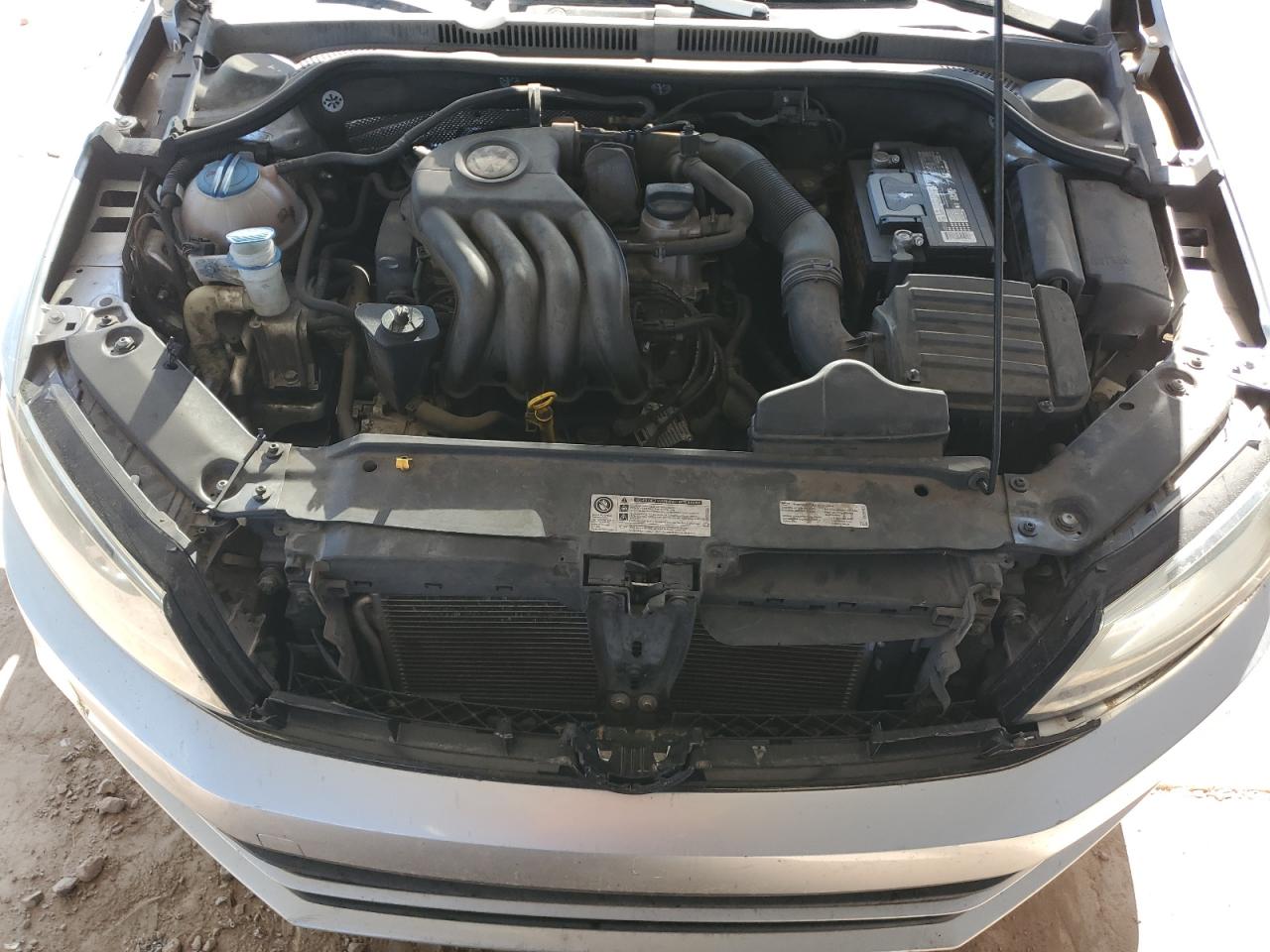 2015 Volkswagen Jetta - Image 11