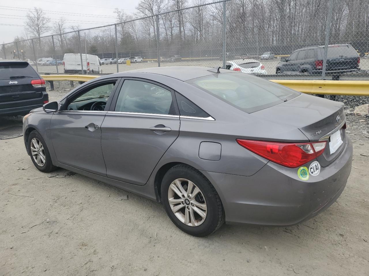 2011 Hyundai Sonata - Image 2