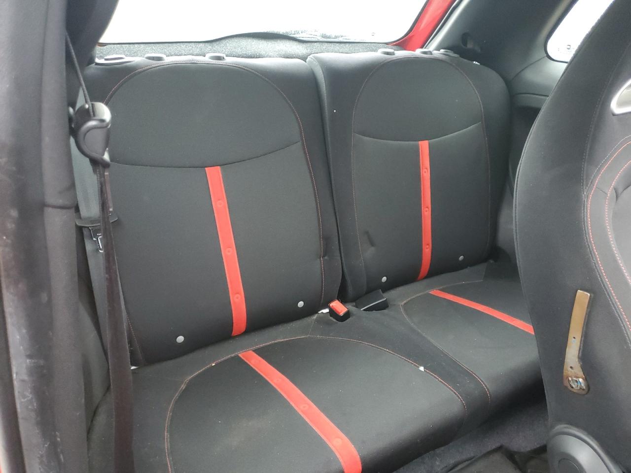 2015 Fiat 500 - Image 10