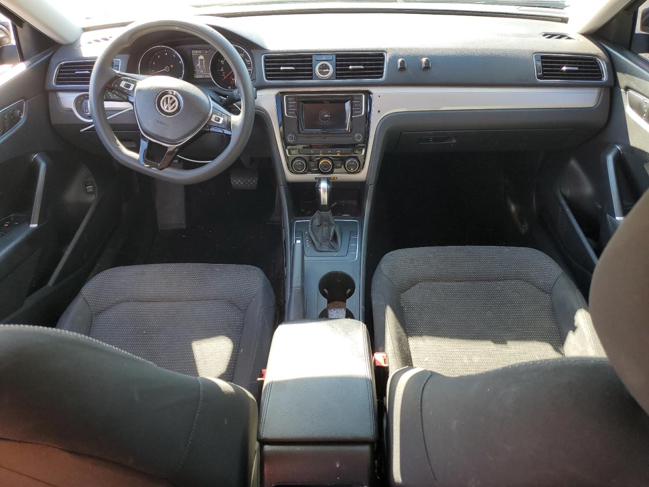 2016 Volkswagen Passat - Image 8