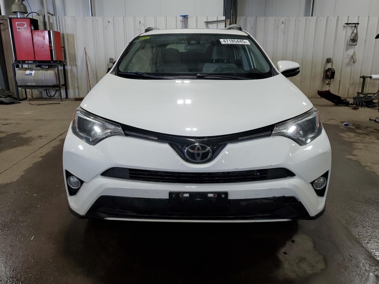 2018 Toyota RAV 4 - Image 5