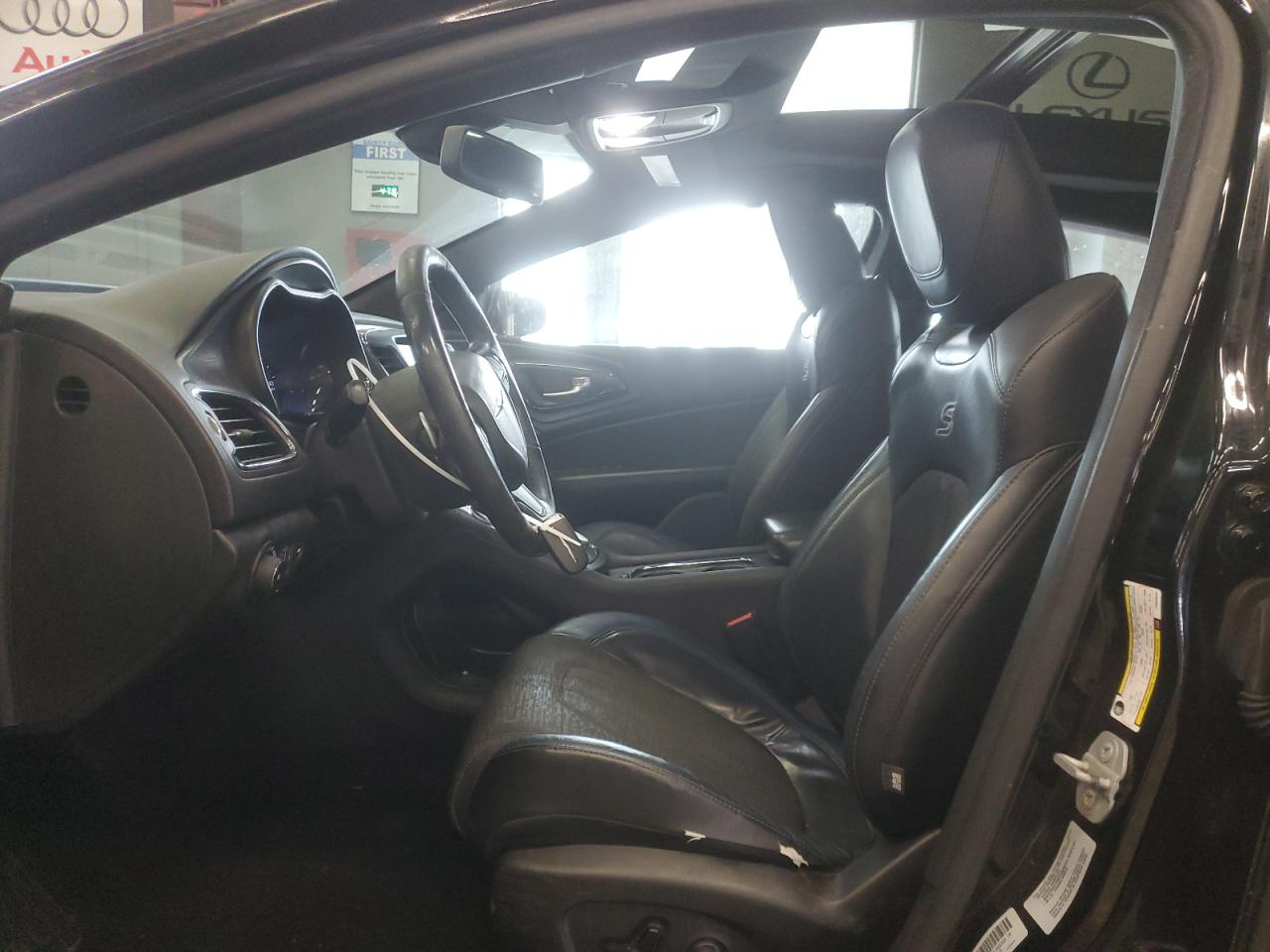 2015 Chrysler 200 - Image 7