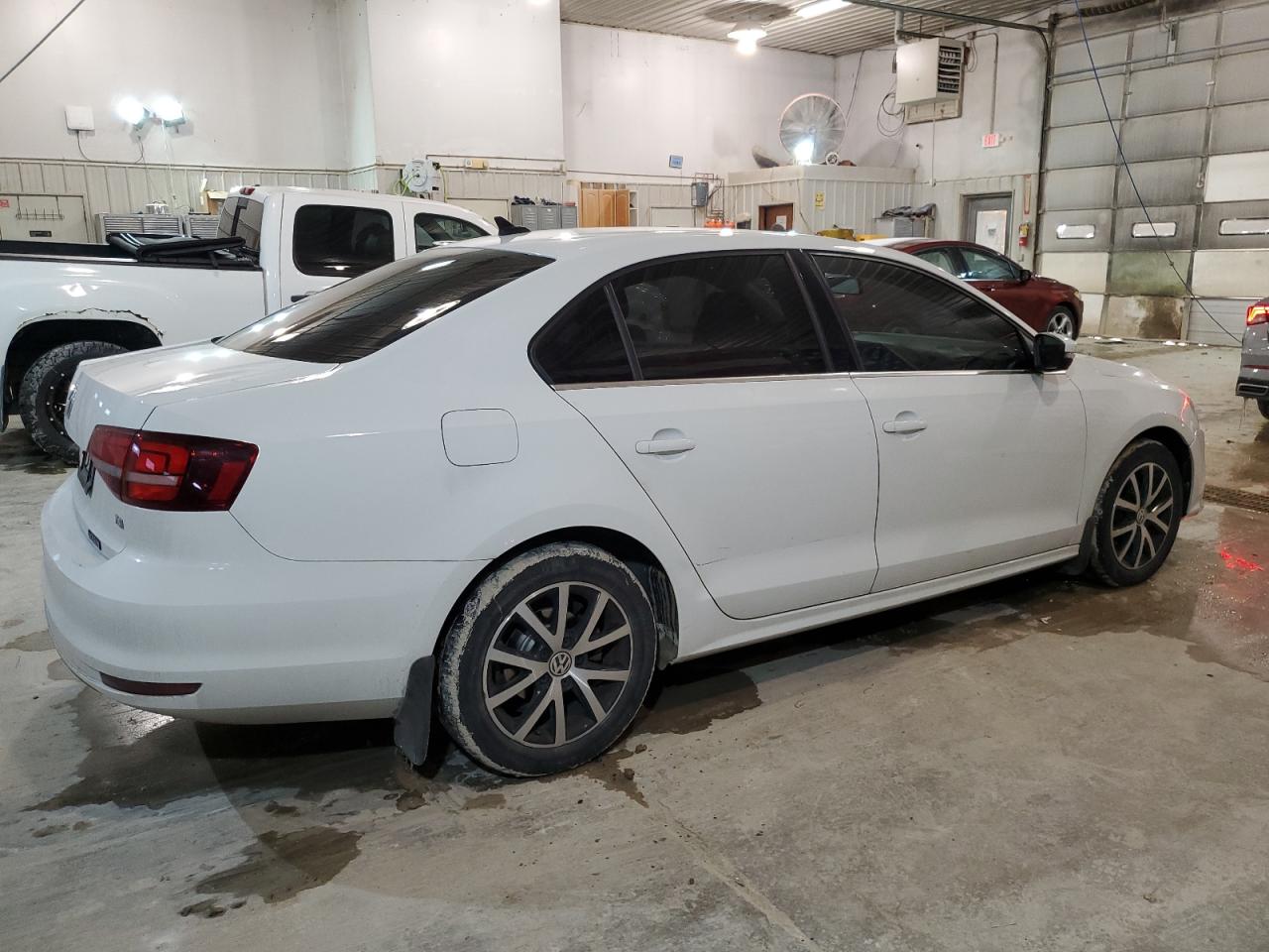 2017 Volkswagen Jetta - Image 3