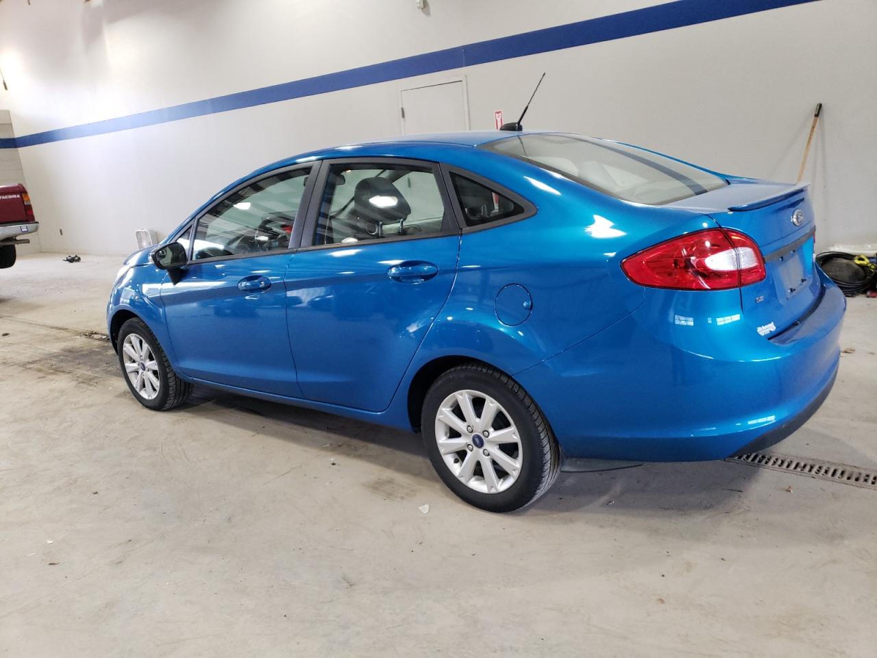 2013 Ford Fiesta - Image 2